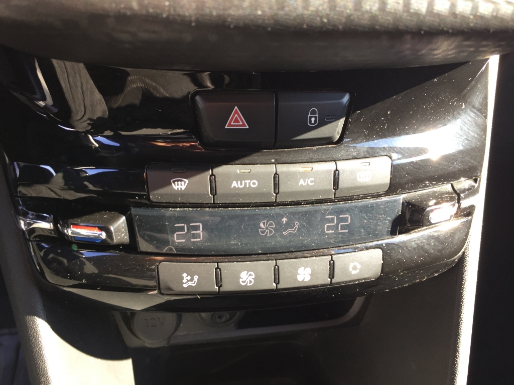 PEUGEOT 2008 1.6 HDI 100CV