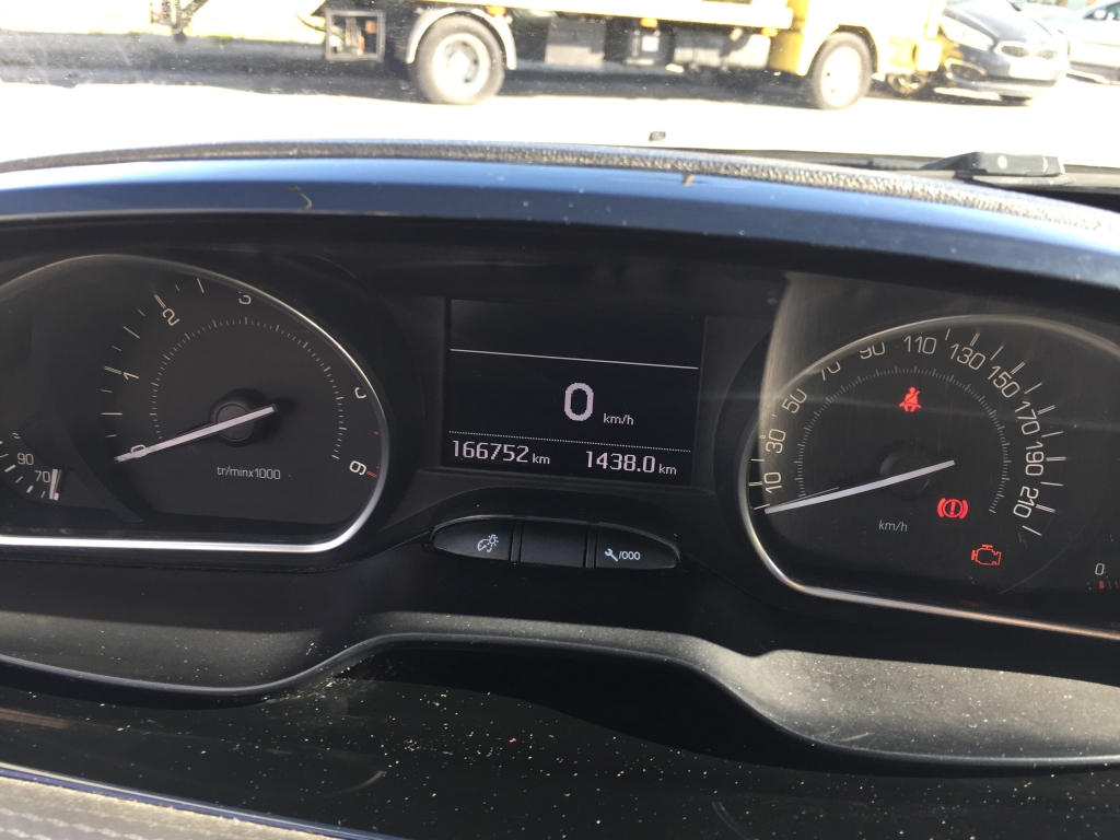 PEUGEOT 2008 1.6 HDI 100CV