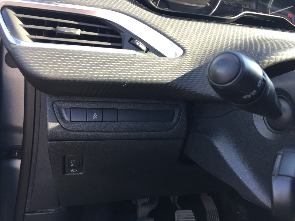 PEUGEOT 2008 1.6 HDI 100CV