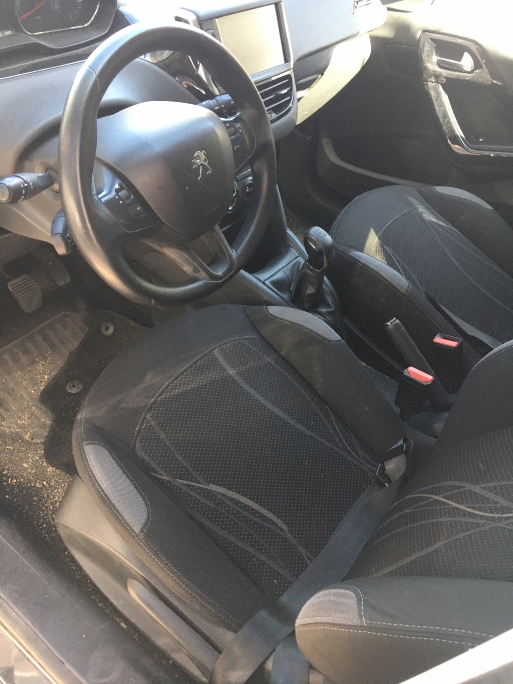 PEUGEOT 208 1.6 HDI 92CV