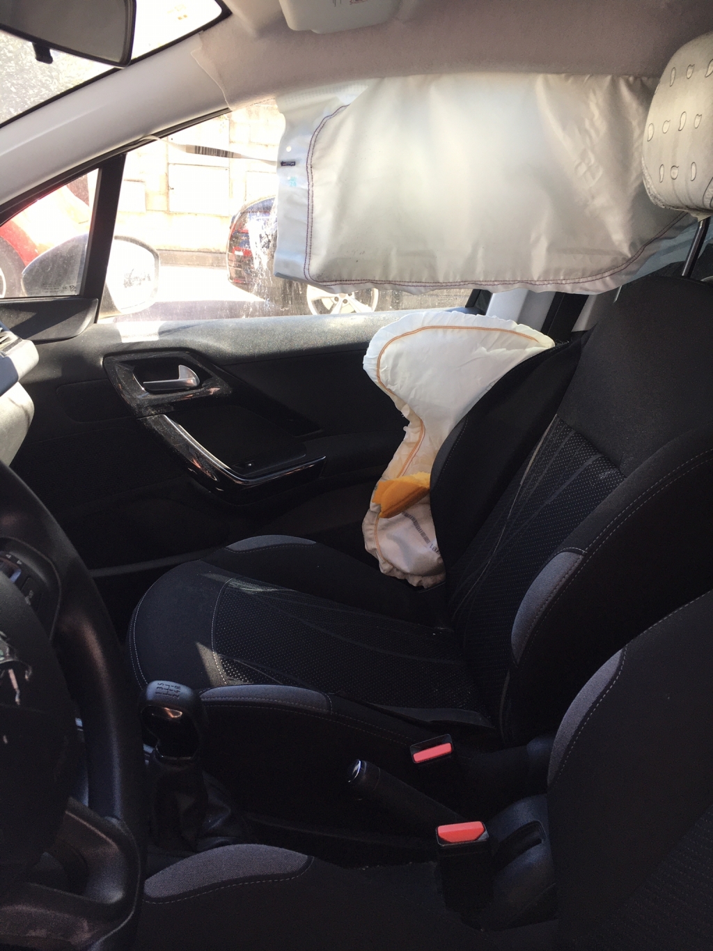 PEUGEOT 208 1.6 HDI 92CV