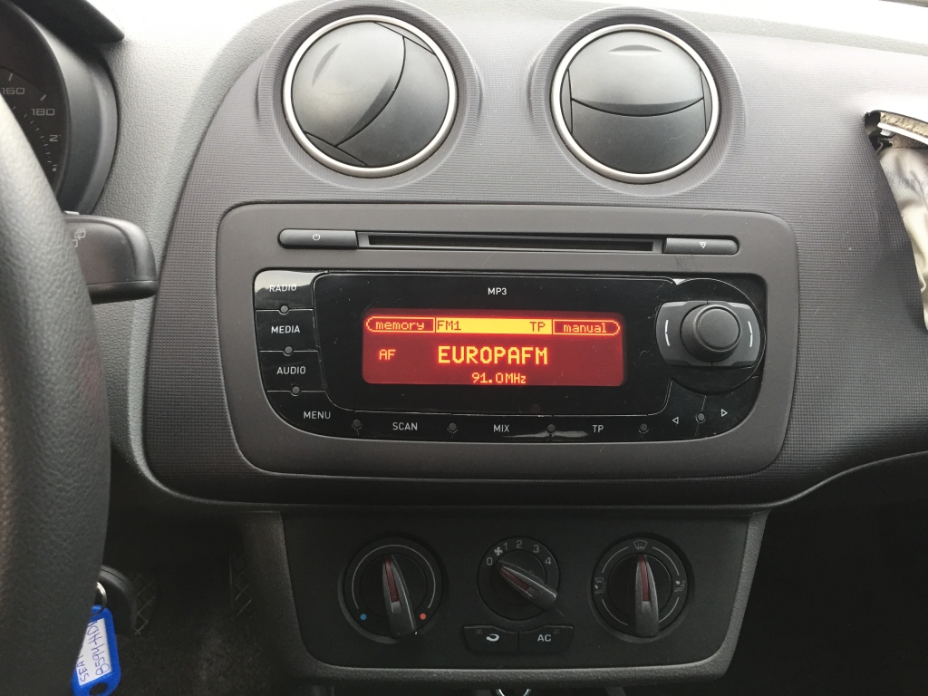 SEAT IBIZA 1.4 FSI 86CV