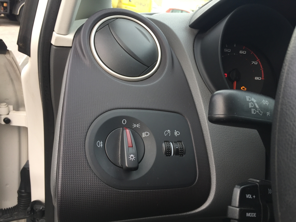 SEAT IBIZA 1.4 FSI 86CV