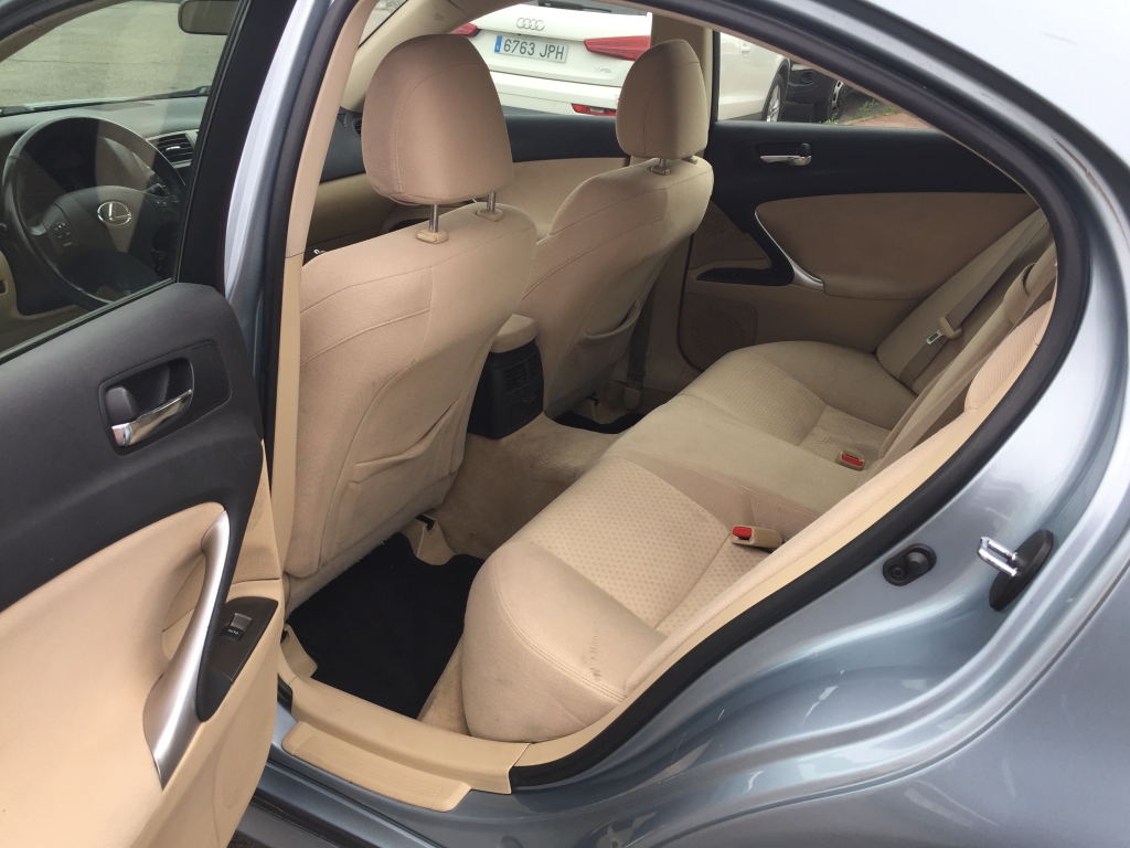LEXUS IS-220D 2.2 177CV