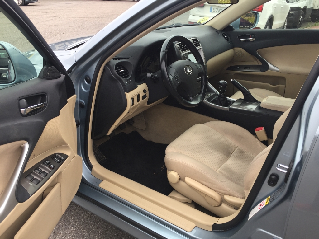 LEXUS IS-220D 2.2 177CV