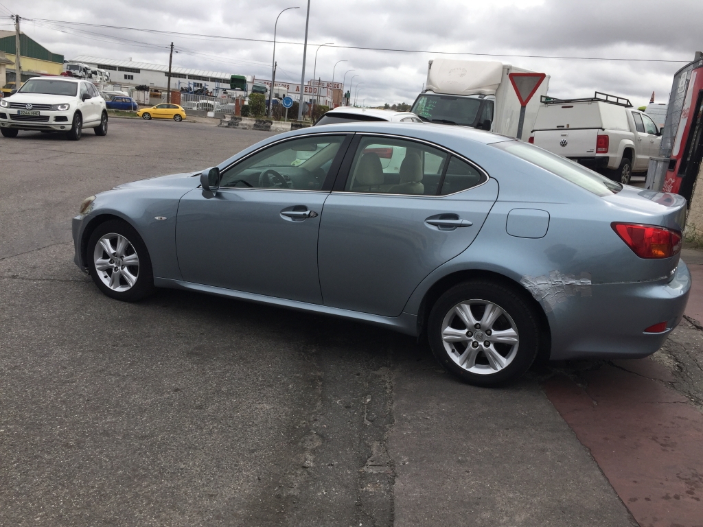 LEXUS IS-220D 2.2 177CV