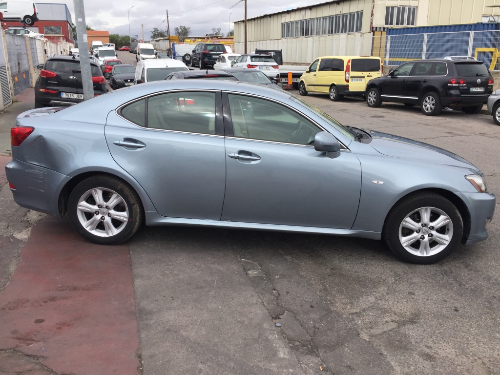 LEXUS IS-220D 2.2 177CV