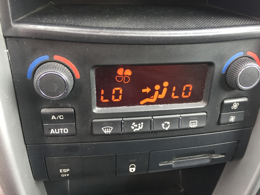 PEUGEOT 207 1.4 INY 95CV