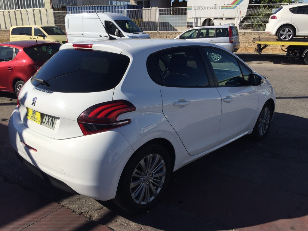 PEUGEOT 208 1.6 HDI 100CV