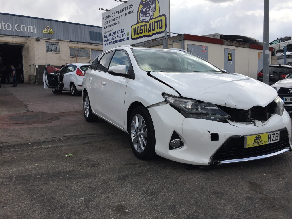 TOYOTA AURIS TOURER 1.4 D4D 90CV TOYOTA AURIS TOURER 1.4 D4D 90CV