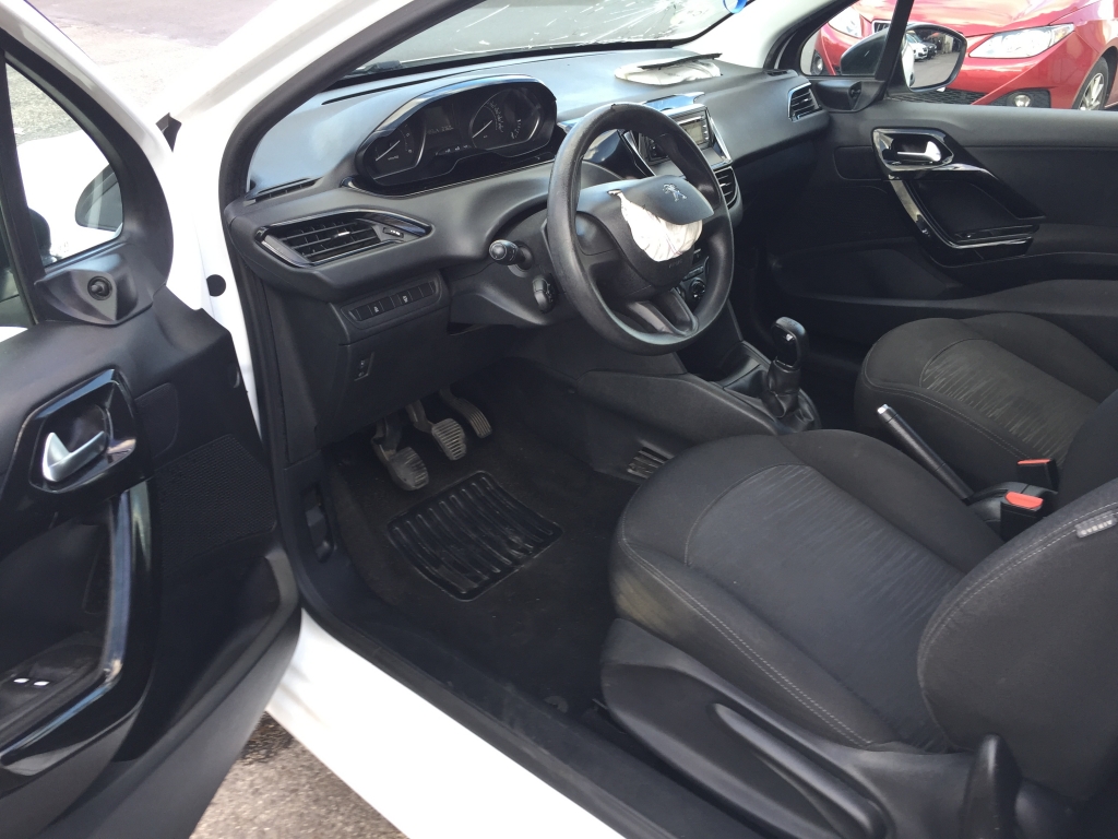 PEUGEOT 208 1.6 HDI 75CV