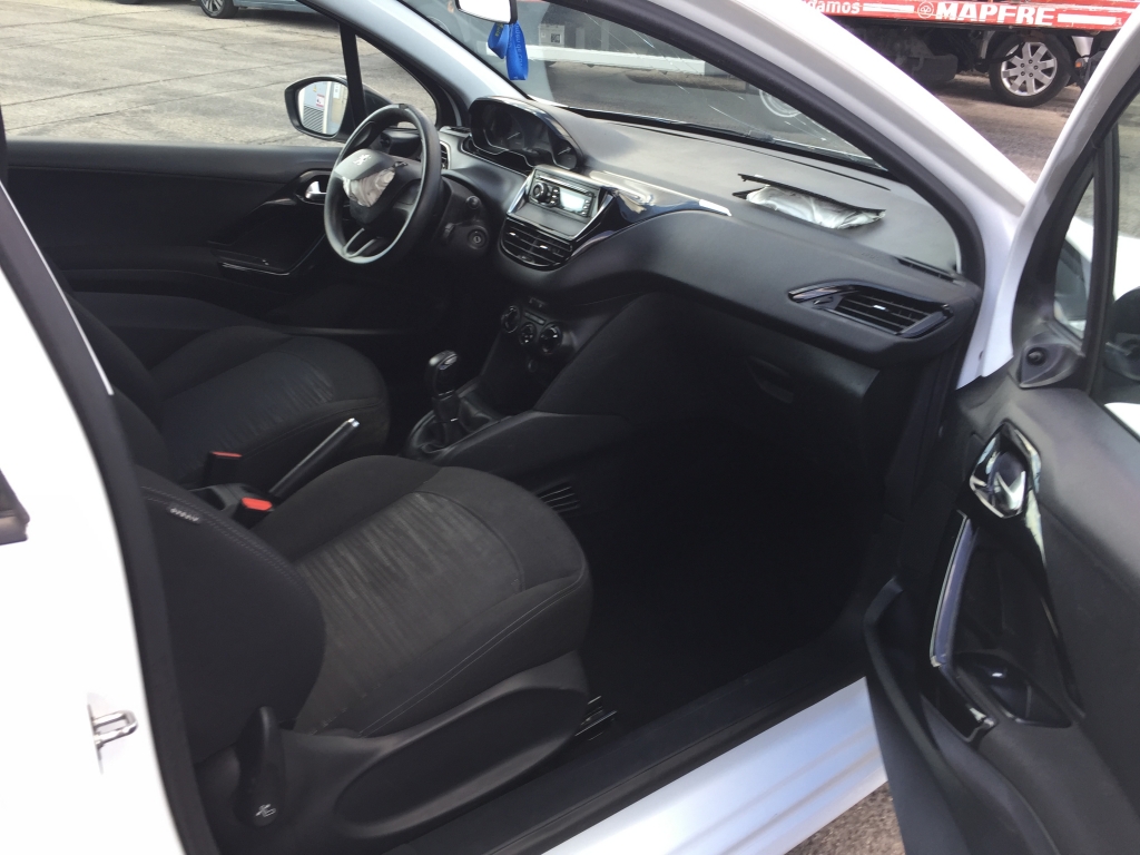 PEUGEOT 208 1.6 HDI 75CV