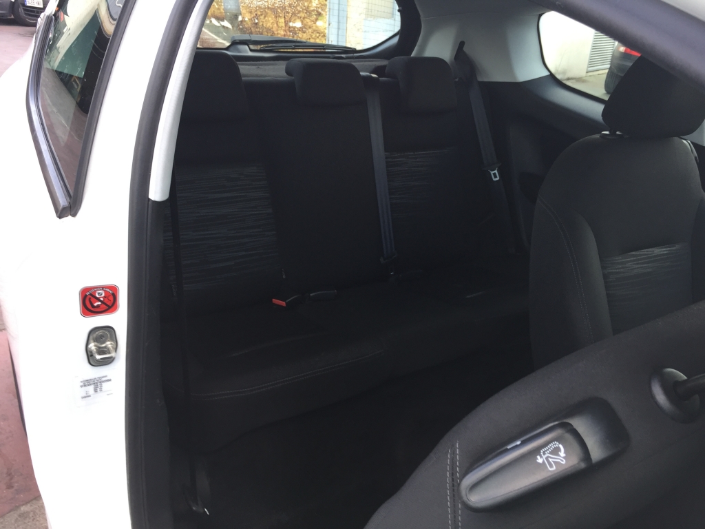 PEUGEOT 208 1.6 HDI 75CV