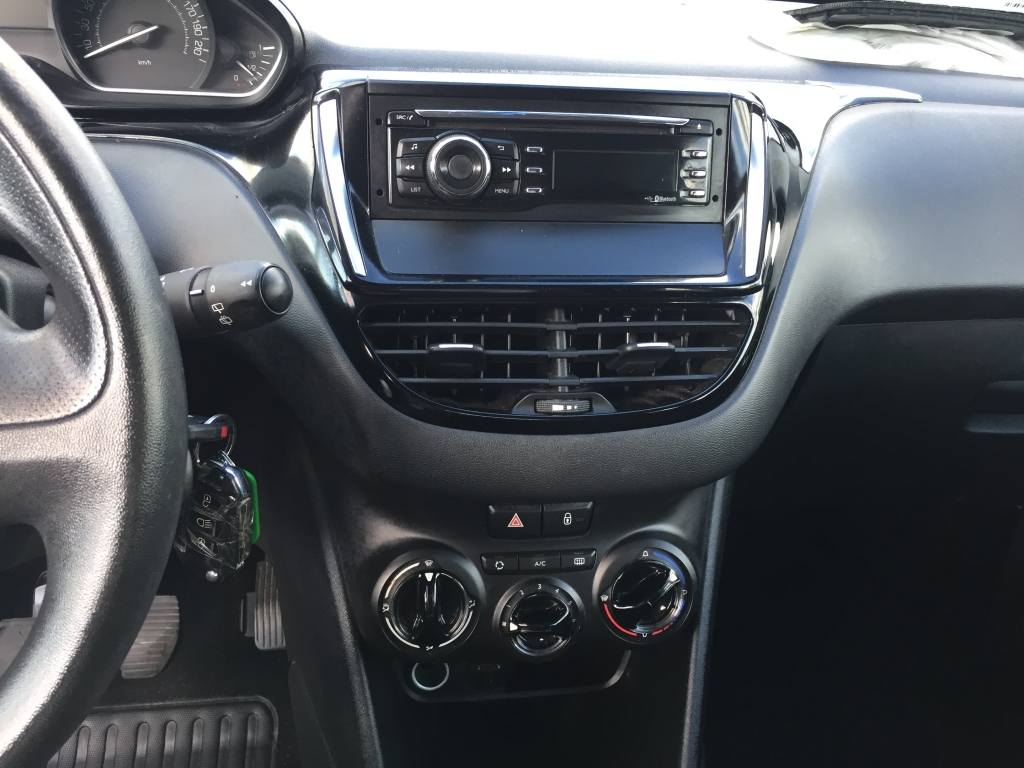 PEUGEOT 208 1.6 HDI 75CV