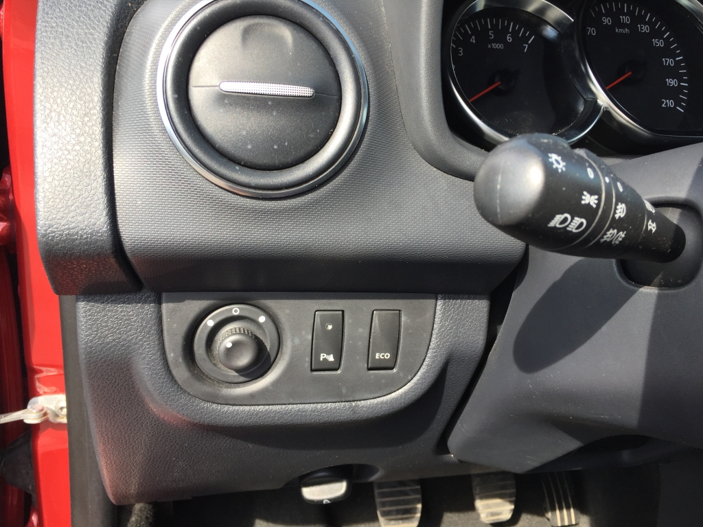 DACIA SANDERO 1.0 INY 90CV