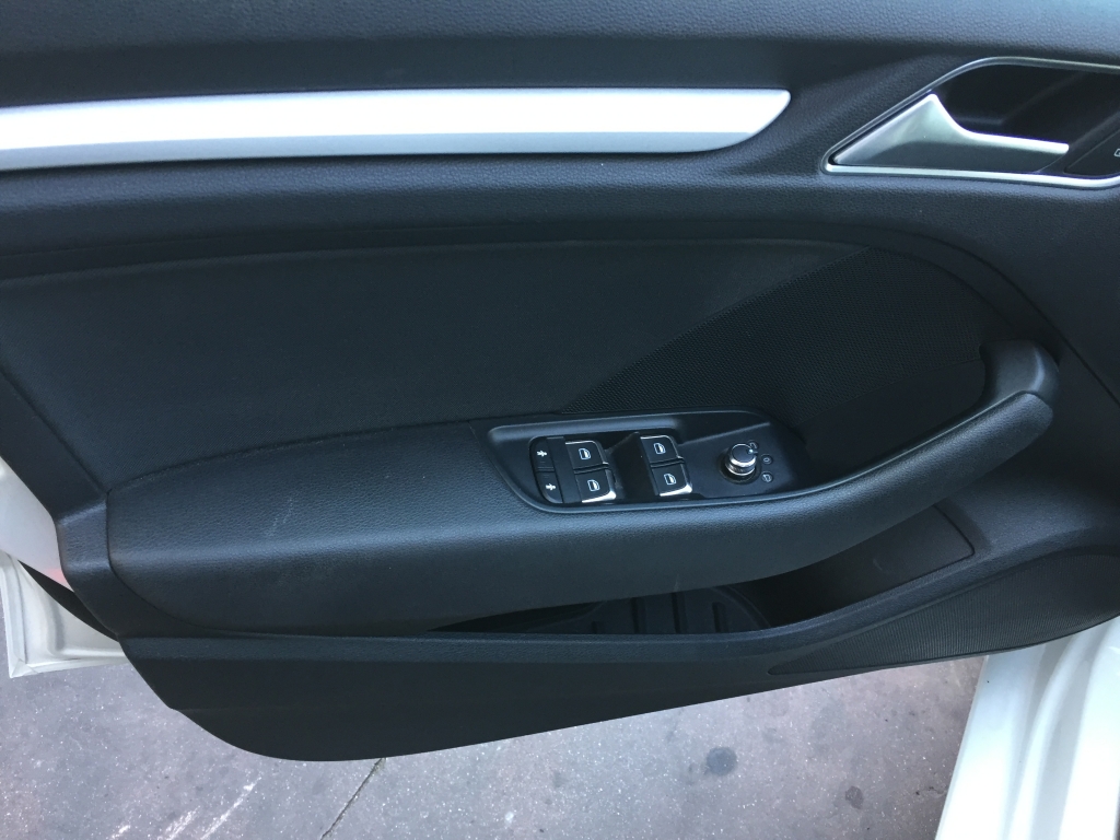 AUDI A-3 SEDAN 1.6 TDI 110CV