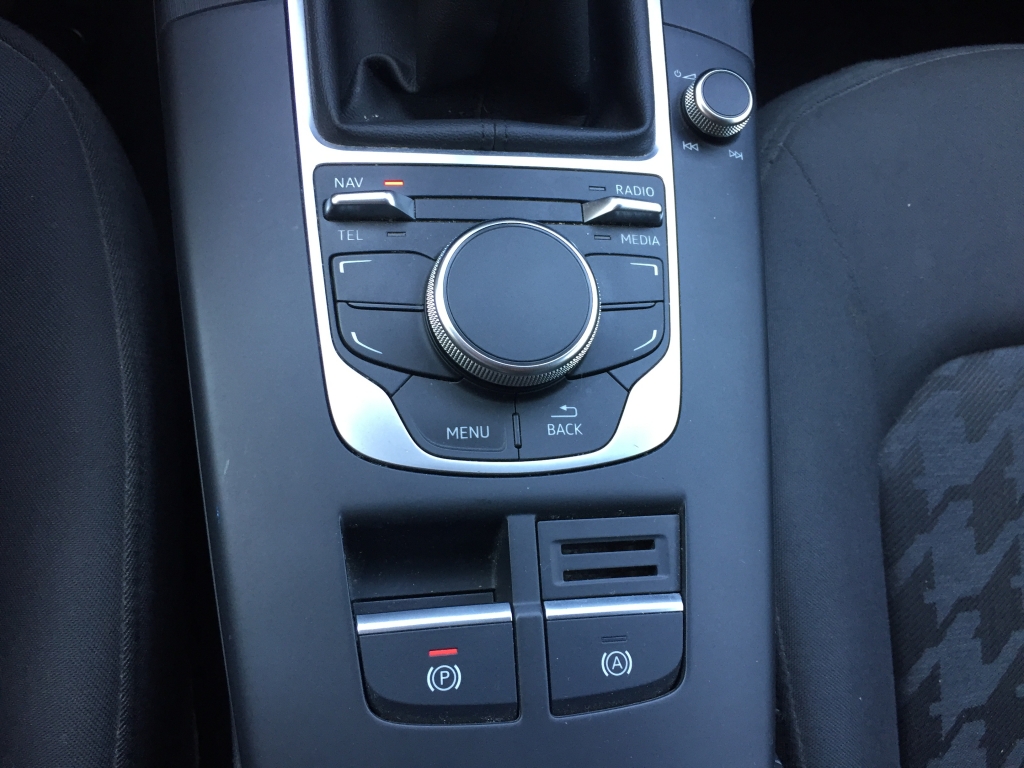 AUDI A-3 SEDAN 1.6 TDI 110CV