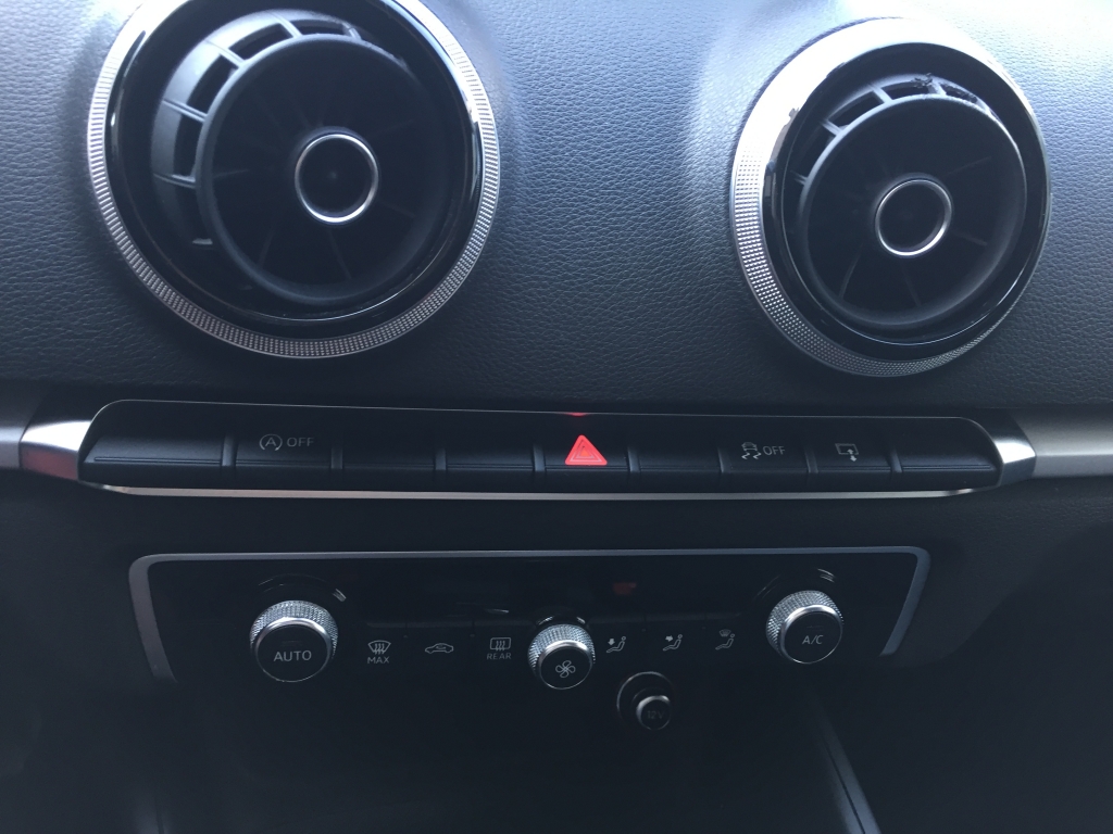 AUDI A-3 SEDAN 1.6 TDI 110CV