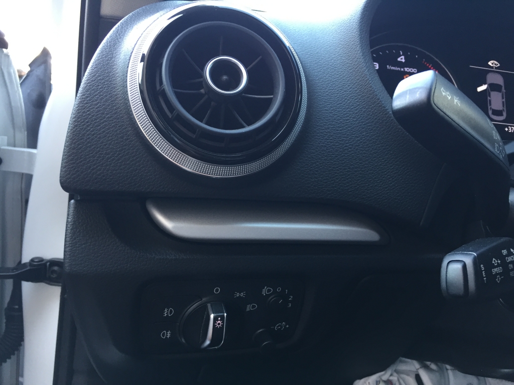 AUDI A-3 SEDAN 1.6 TDI 110CV