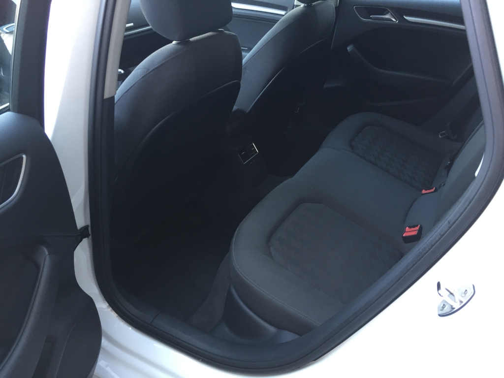 AUDI A-3 SEDAN 1.6 TDI 110CV