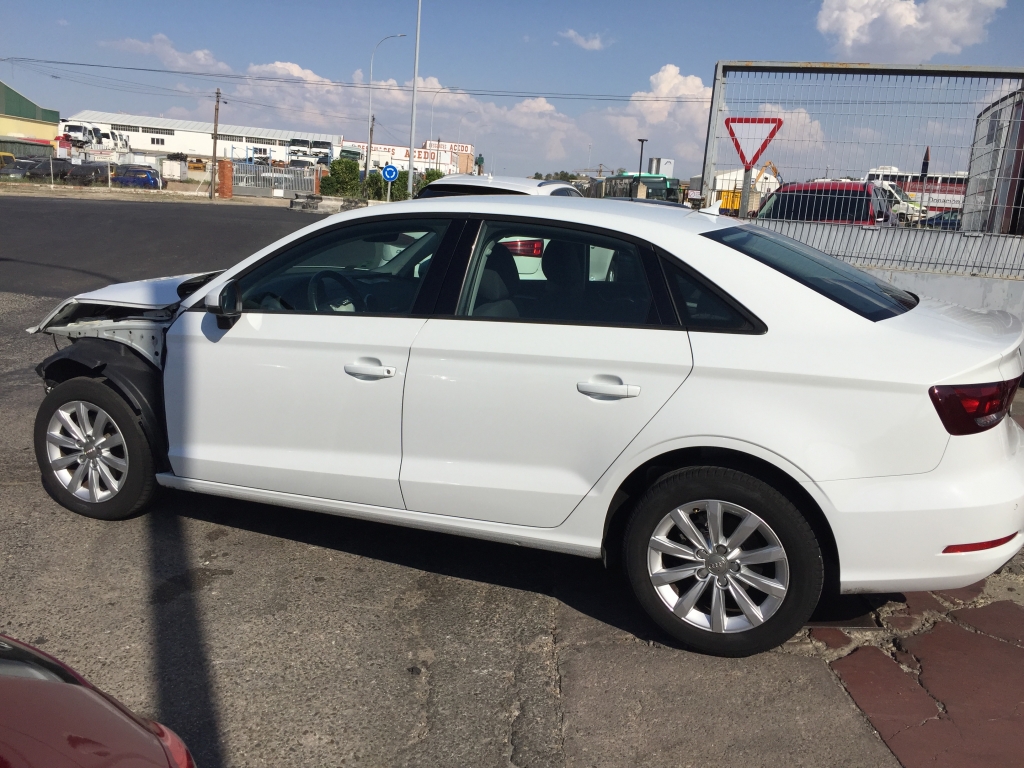 AUDI A-3 SEDAN 1.6 TDI 110CV