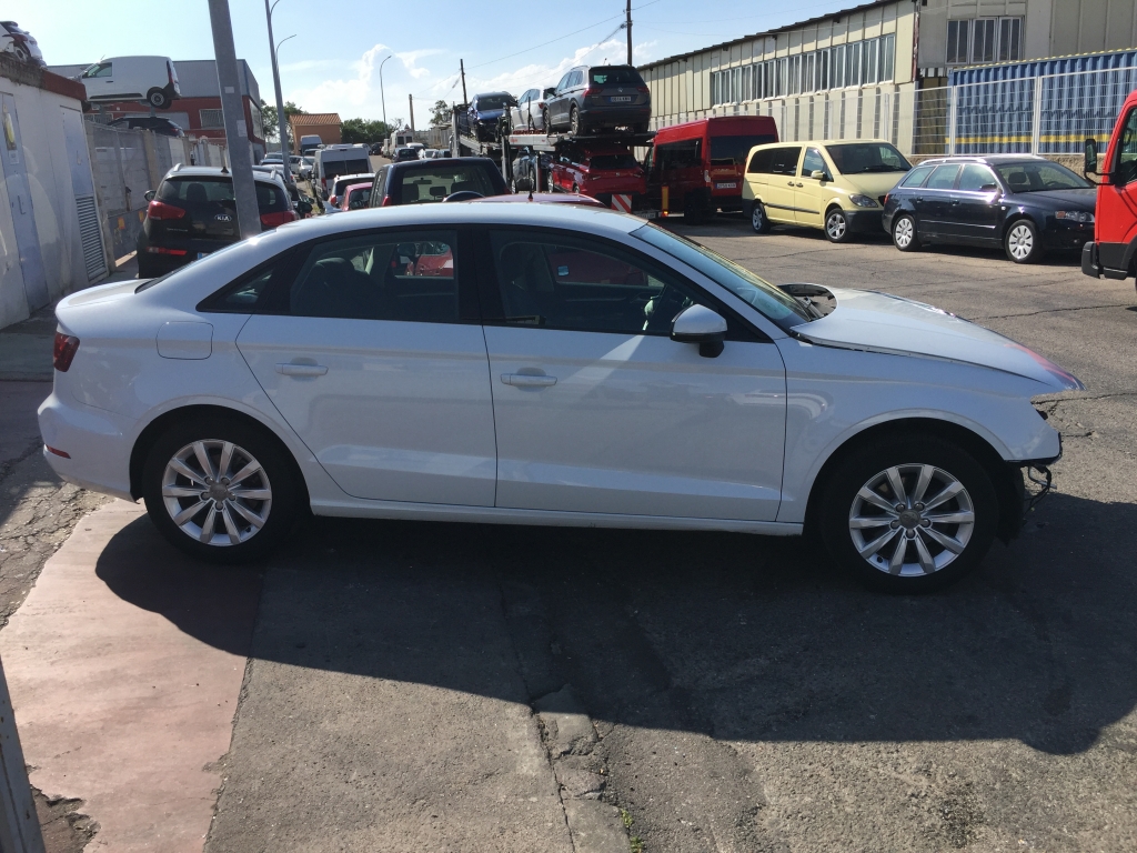 AUDI A-3 SEDAN 1.6 TDI 110CV