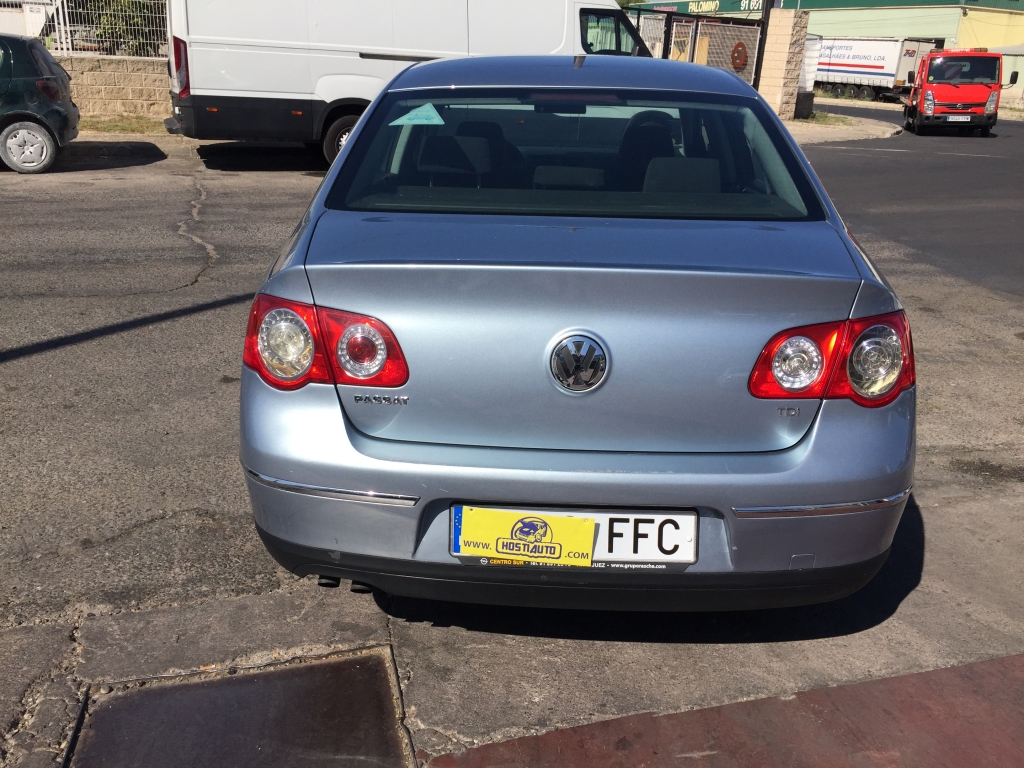 VOLKSWAGEN PASSAT 1.9 TDI 105CV