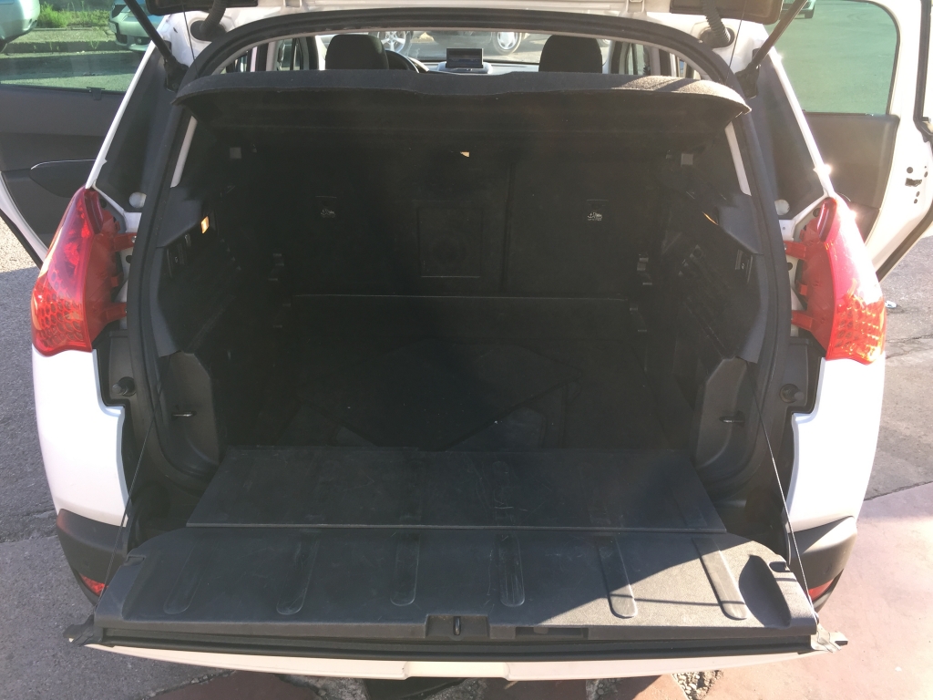 PEUGEOT 3008 1.6 HDI 112CV AUT