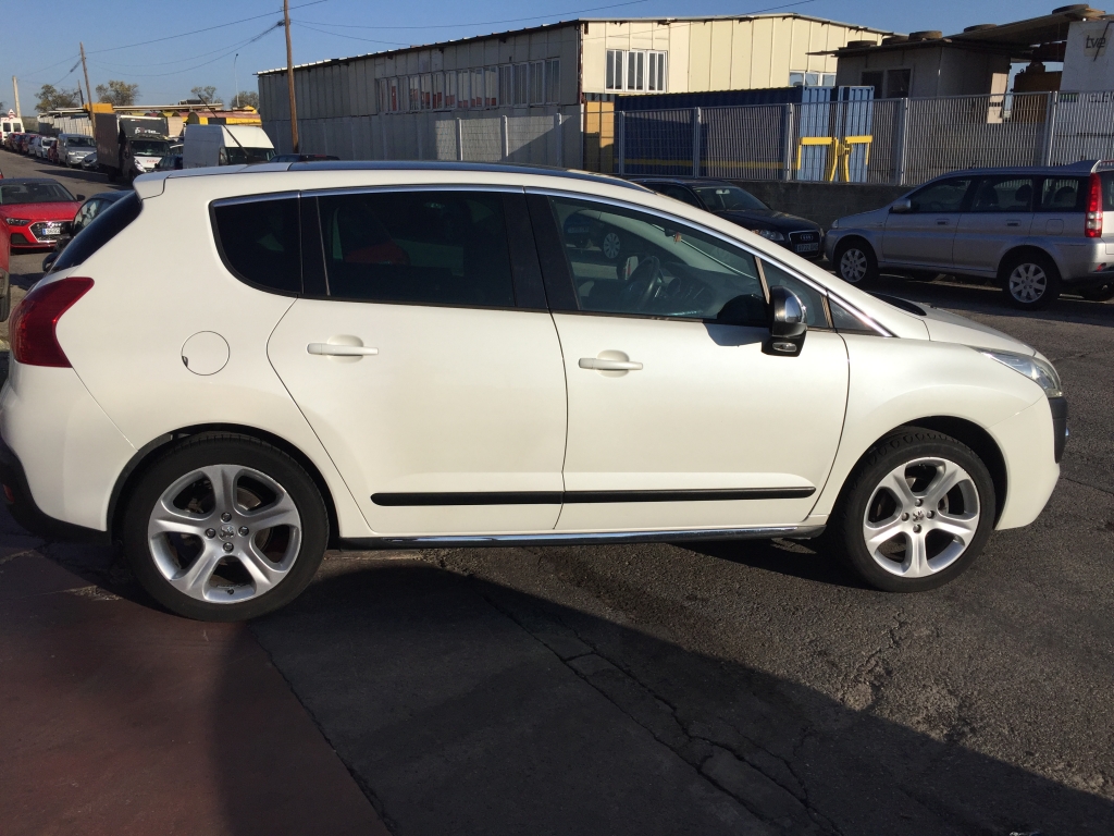 PEUGEOT 3008 1.6 HDI 112CV AUT