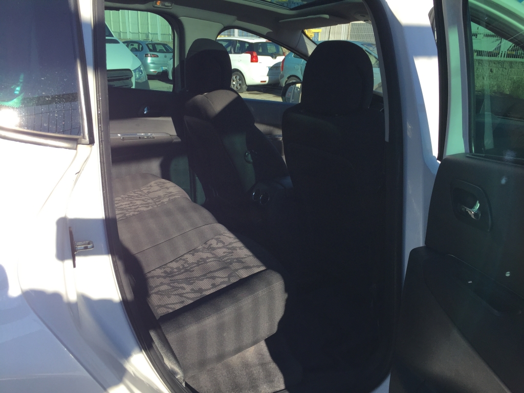 PEUGEOT 3008 1.6 HDI 112CV AUT