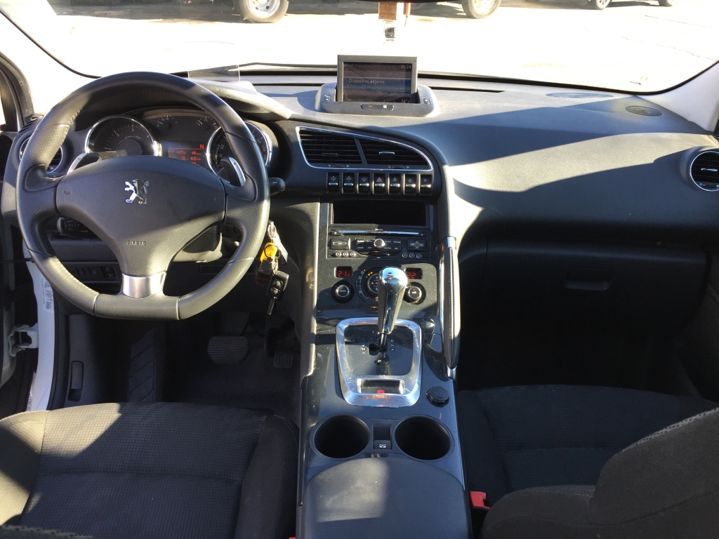 PEUGEOT 3008 1.6 HDI 112CV AUT