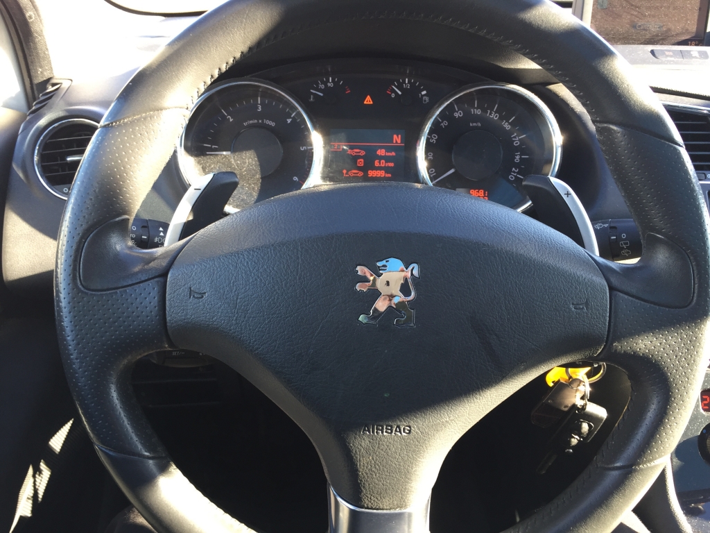 PEUGEOT 3008 1.6 HDI 112CV AUT