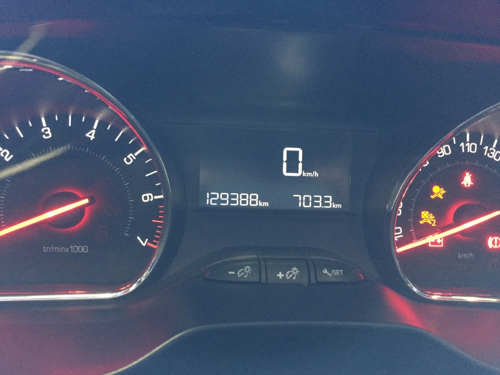 PEUGEOT 208 1.2 INY 82CV