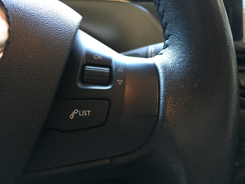 PEUGEOT 208 1.2 INY 82CV