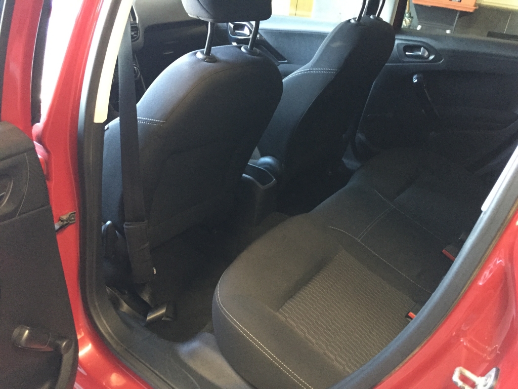 PEUGEOT 208 1.2 INY 82CV