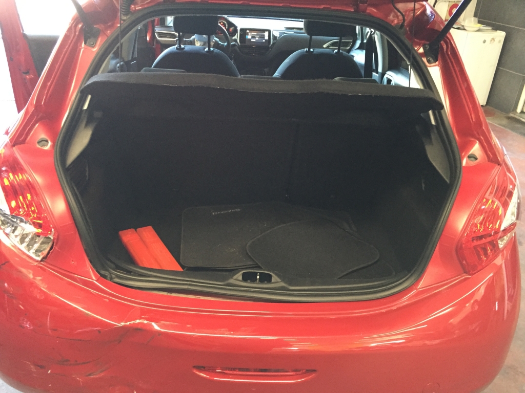 PEUGEOT 208 1.2 INY 82CV