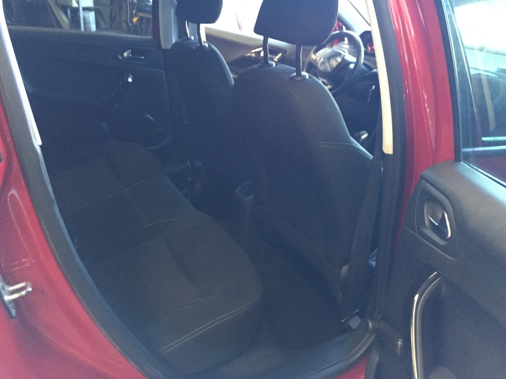 PEUGEOT 208 1.2 INY 82CV