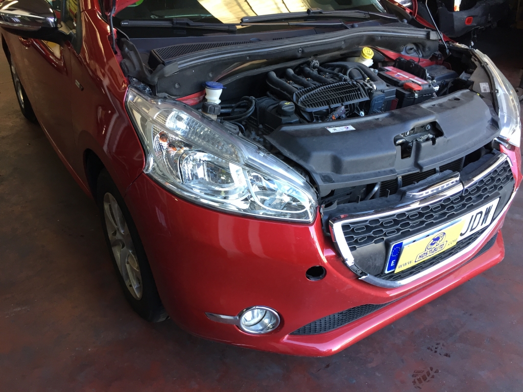 PEUGEOT 208 1.2 INY 82CV
