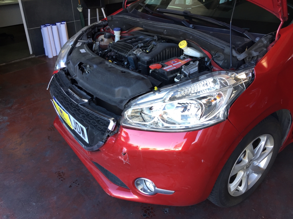 PEUGEOT 208 1.2 INY 82CV