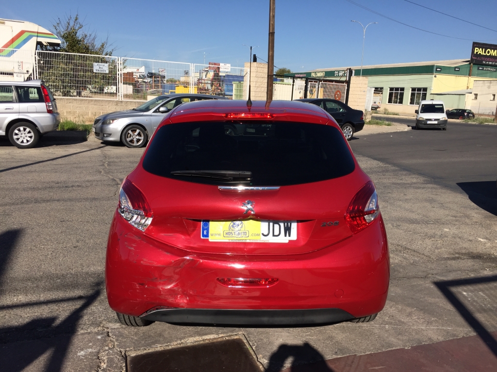 PEUGEOT 208 1.2 INY 82CV