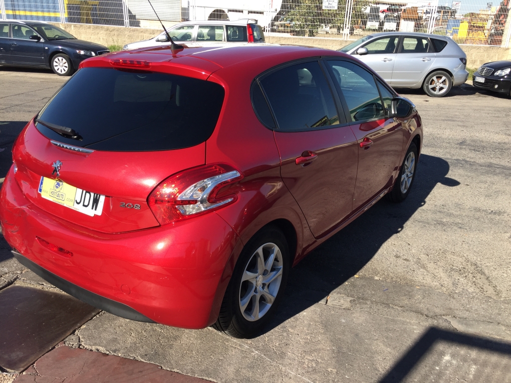 PEUGEOT 208 1.2 INY 82CV