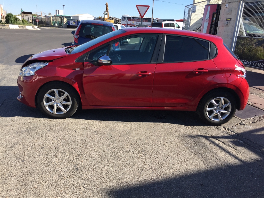 PEUGEOT 208 1.2 INY 82CV