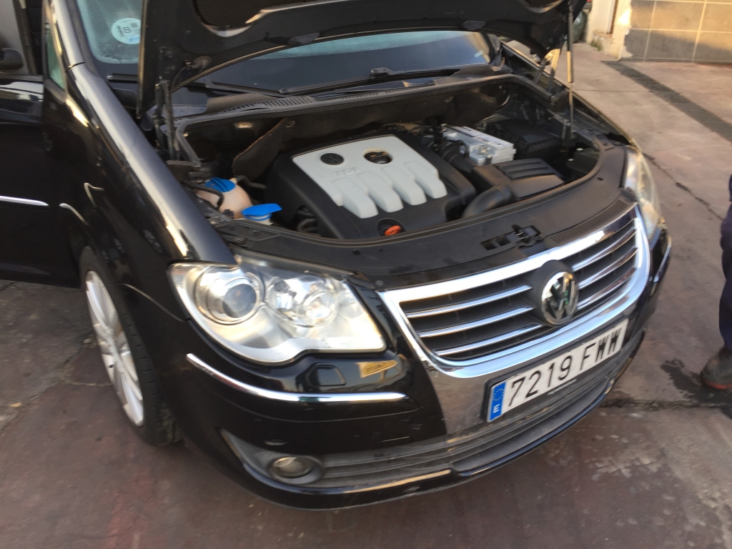 VOLKSWAGEN TOURAN 2.0 TDI 140CV DSG