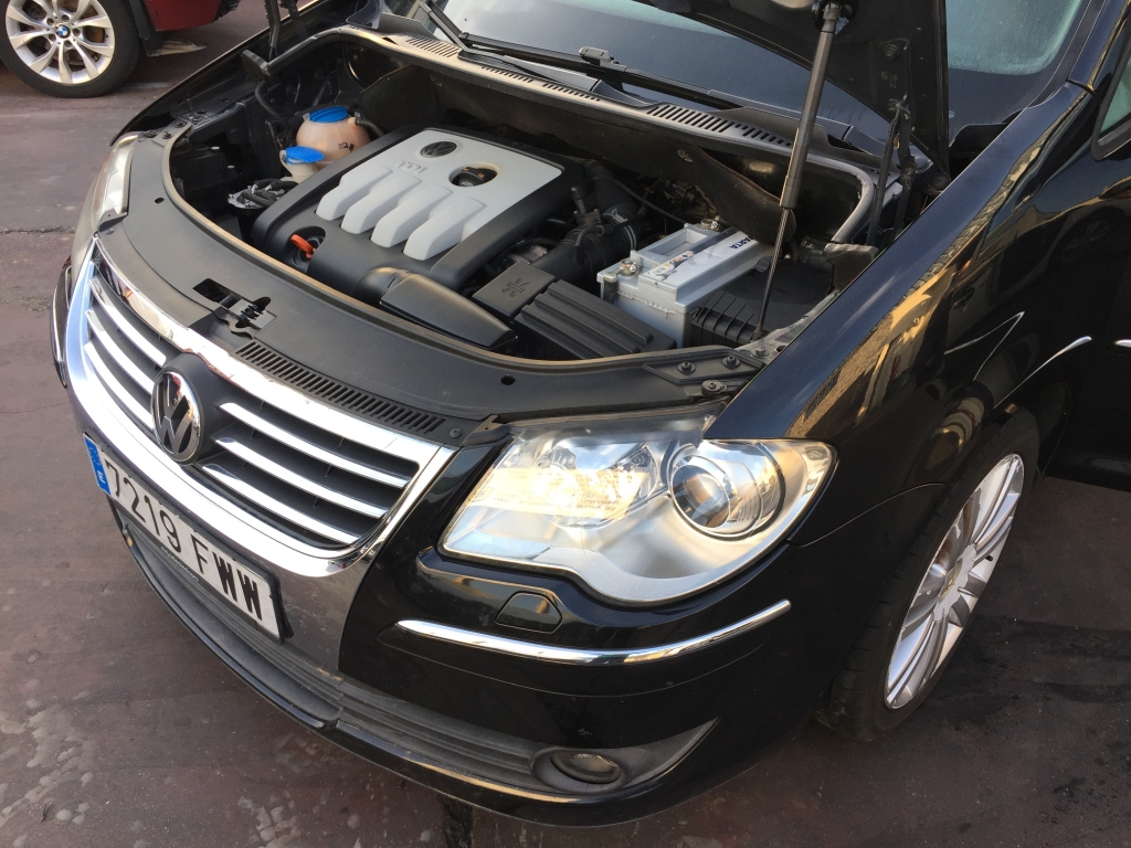 VOLKSWAGEN TOURAN 2.0 TDI 140CV DSG