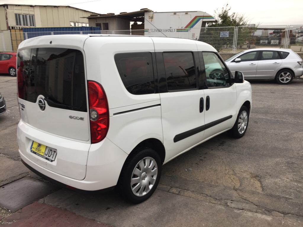 OPEL COMBO 1.6 CDTI 90CV 7 PLAZAS AUT