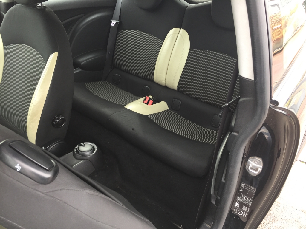 MINI COOPER 1.6 D 109CV AUT