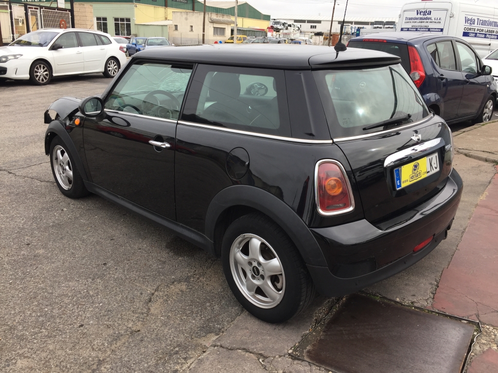 MINI COOPER 1.6 D 109CV AUT