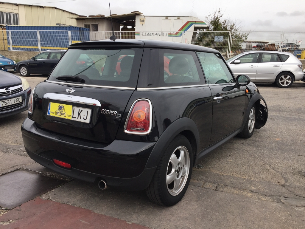 MINI COOPER 1.6 D 109CV AUT