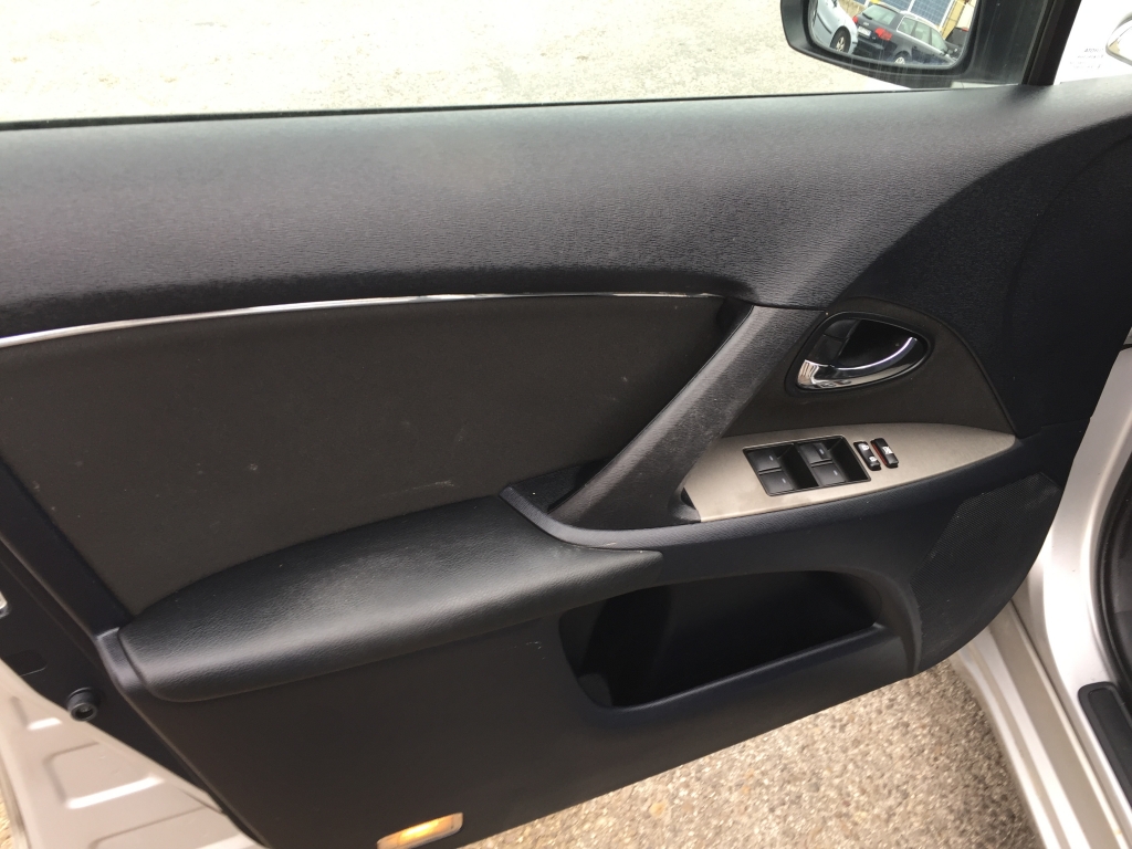TOYOTA AVENSIS 1.6 INY 132CV
