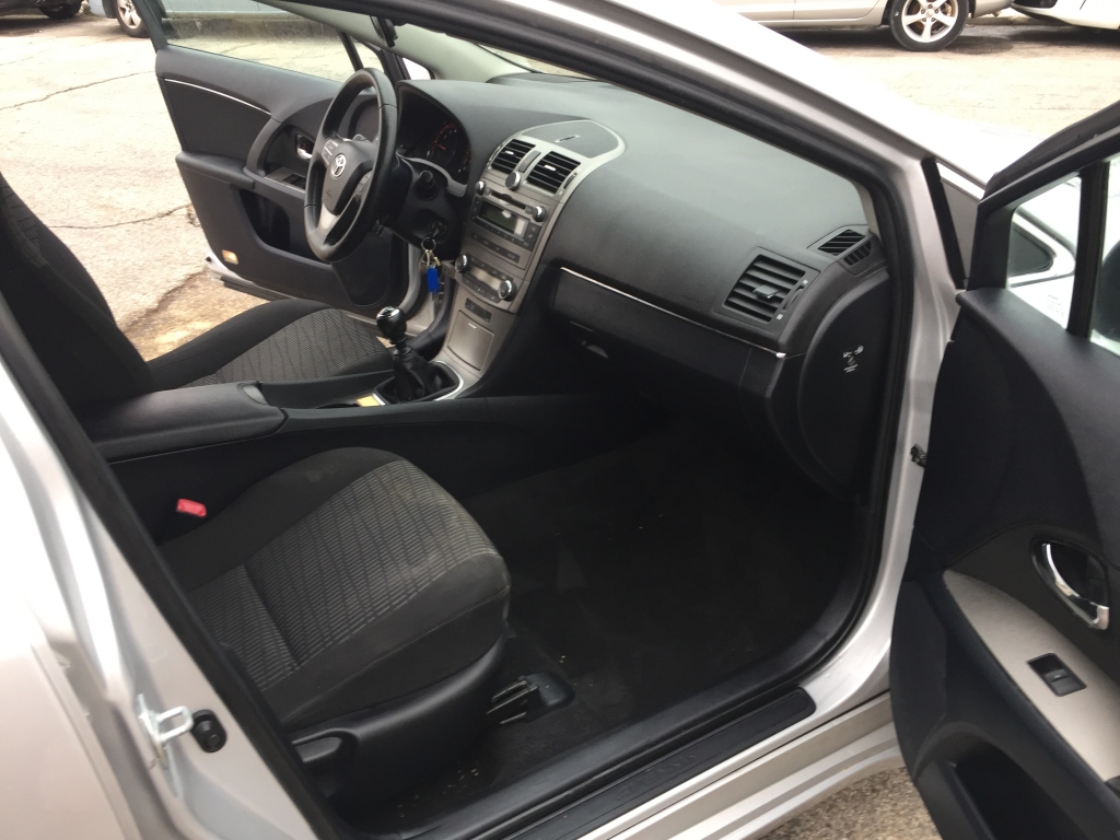 TOYOTA AVENSIS 1.6 INY 132CV